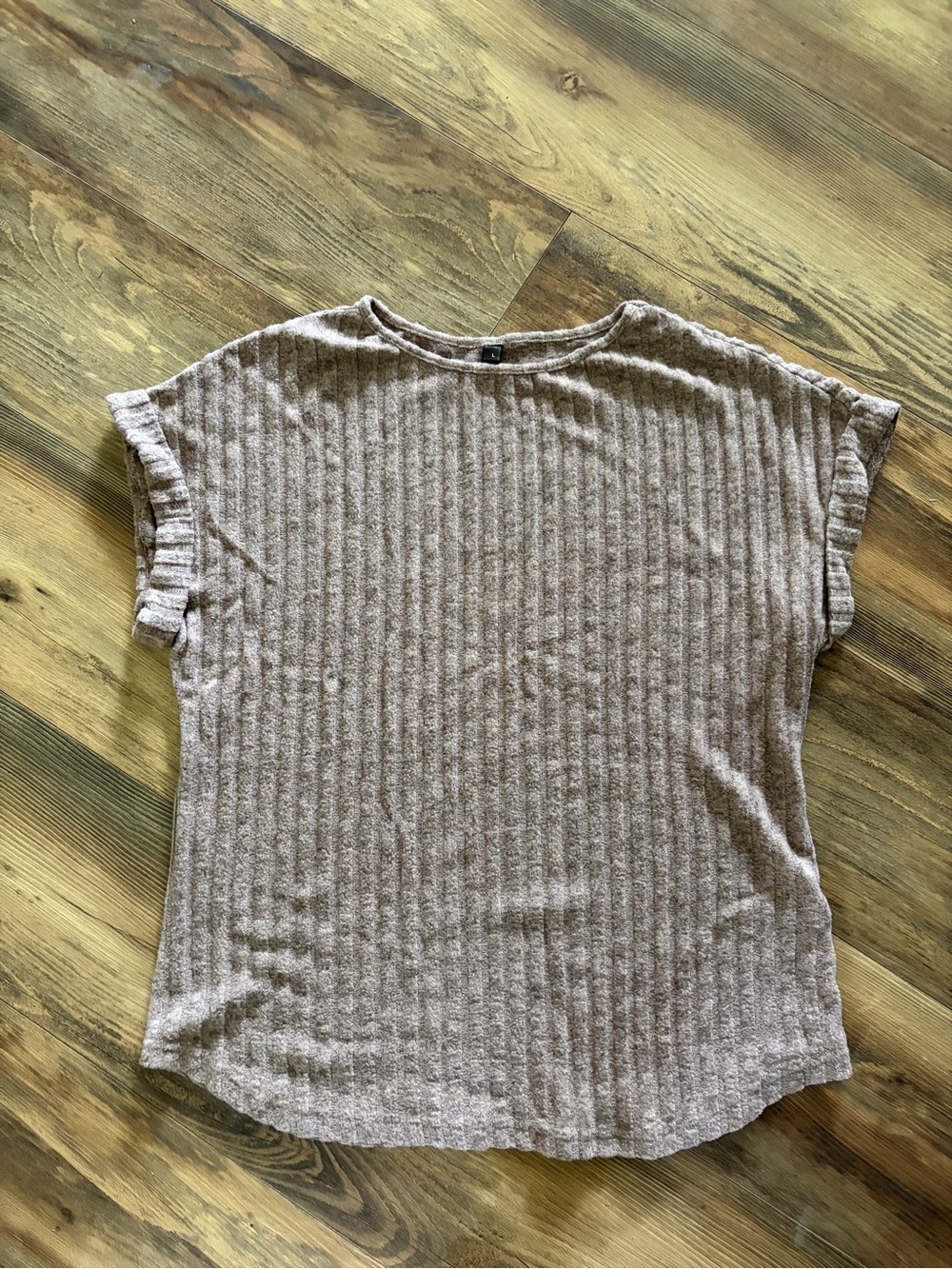 Textured Ribbed Short Sleeve Tee in Taupe